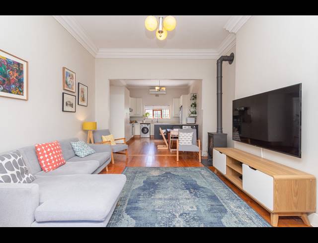 2 BEDROOM APARTMENT FOR SALE IN ORANJEZICHT